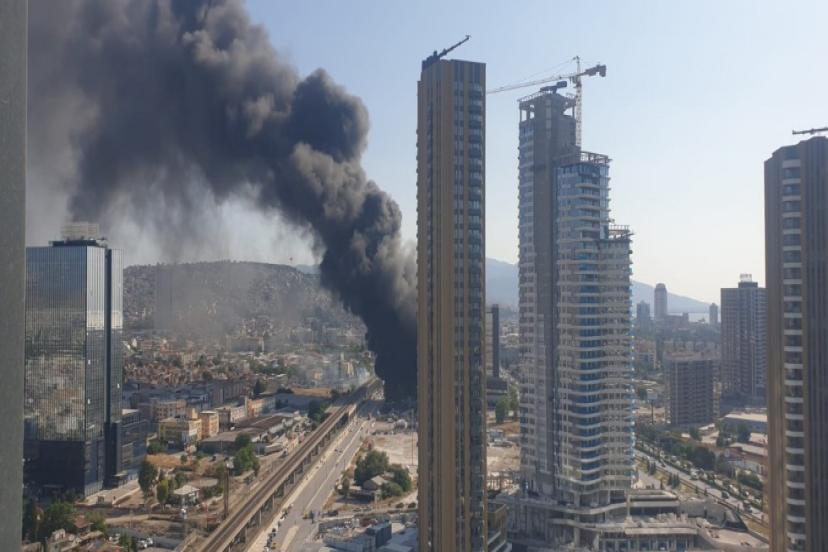 İzmir Konak'ta patlama: Medicana Hastanesi'nin arkasından alevler yükseldi!