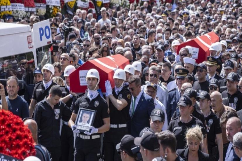İzmir şehitlerine veda! Baba, şehit oğlunun cenaze namazını kıldırdı, gözyaşları sel oldu!