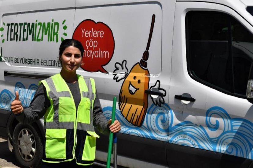 İzmirliler çiçek gibi bir İzmir için sokağa çıkıyor