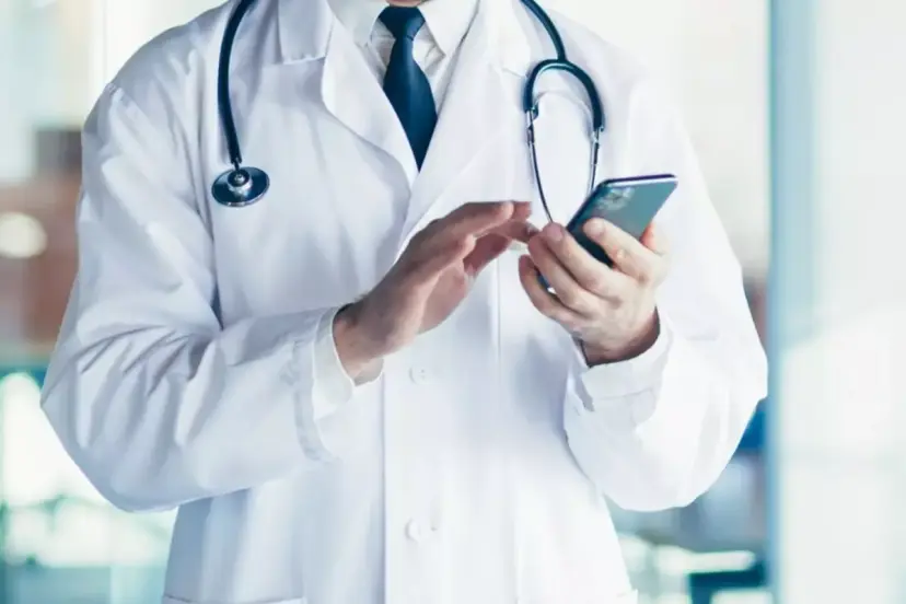 Kadın hastalar için iğrenç yazışma! 2 doktor için gözaltı kararı verildi