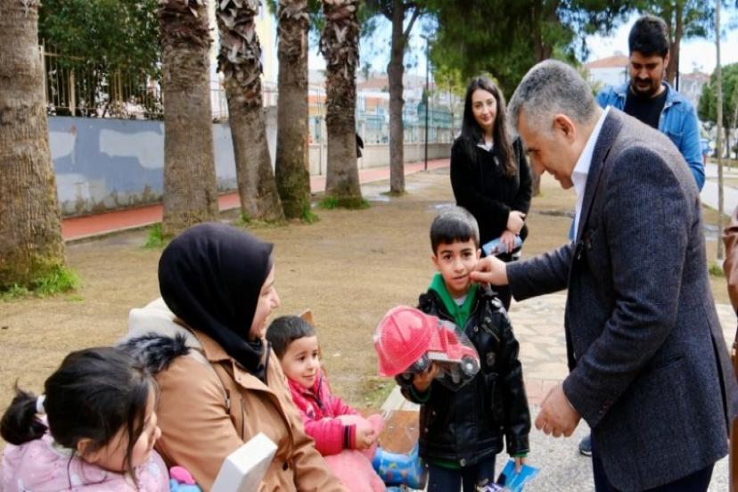 Karabağlar Adayı Mehmet Sadık Tunç'tan Çalışan Anne ve Babalara Nefes Aldıracak Proje