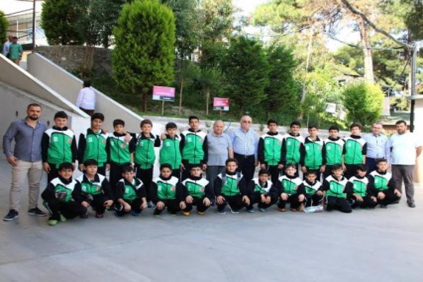 Karabağlar'ın Yıldızlarına “Saygılı” Destek