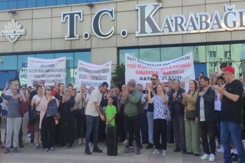  Karabağlar TOKİ Hak Sahipleri Belediyeye Seslendi: 'Belirsizlik Bitsin, Evlerimiz Engellenmesin!'