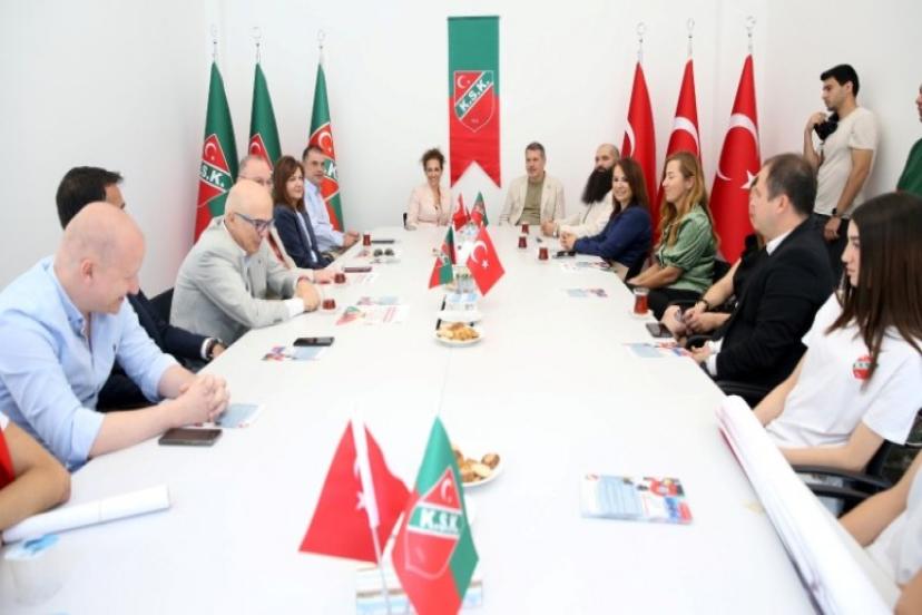 Karşıyaka’dan Türkiye’ye örnek iş birliği: HPV Aşı Kampanyası başlıyor!