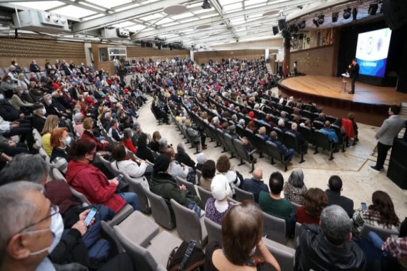 Karşıyakalı Çınarlar ‘3. Yaş Üniversitesi’nde Dersbaşı Yaptı