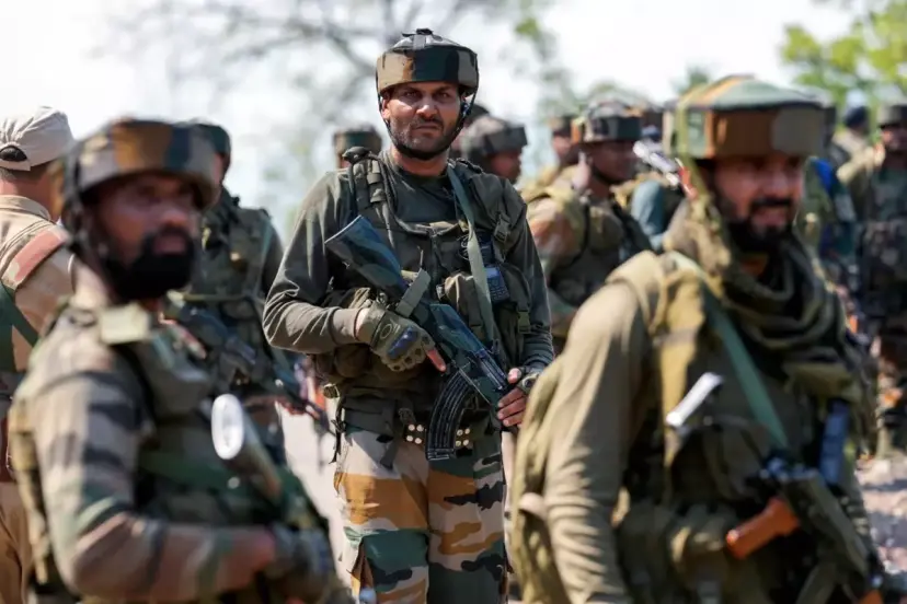 Keşmir'de tansiyon yüksek! Hindistan ve Pakistan askerleri arasında çatışmalar şiddetlendi