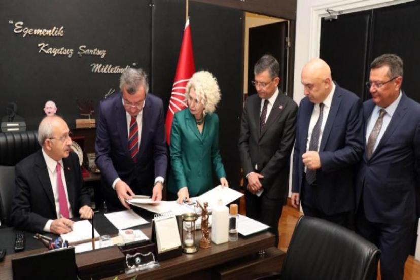 Kılıçdaroğlu YSKY'ya Cumhurbaşkanı Adaylık Başvurusunu Yaptı