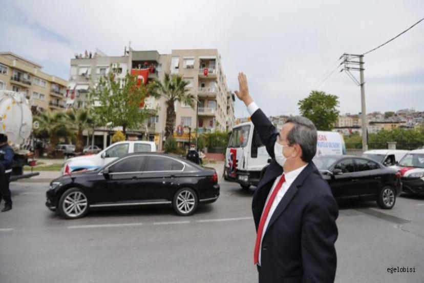 Konak Belediyesi’nden coşkulu 23 Nisan turu