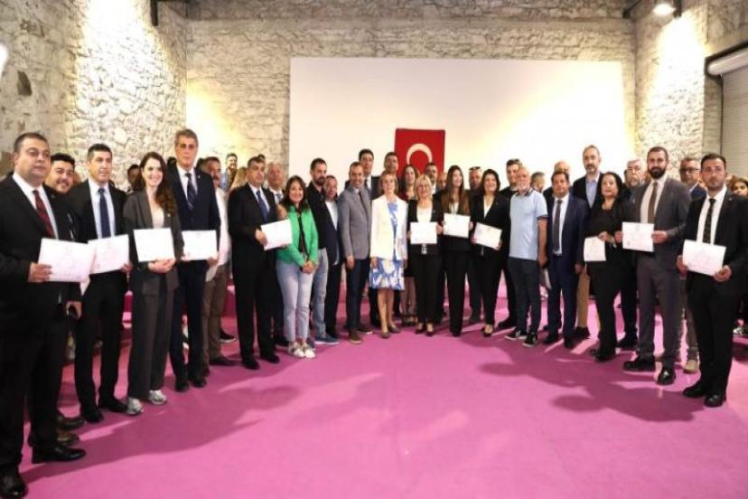 Konak’ın Meclis Üyeleri mazbatalarını aldı