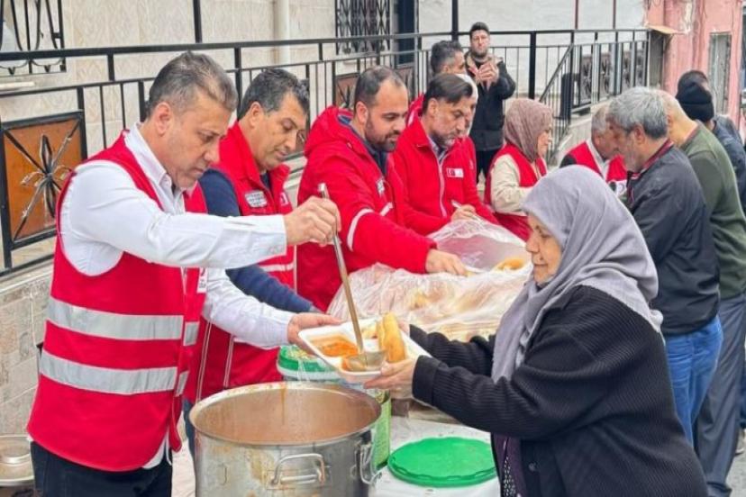 Konak Kızılay Şubesi Ramazan Ayında 18 Bin Kişiye Ulaştı