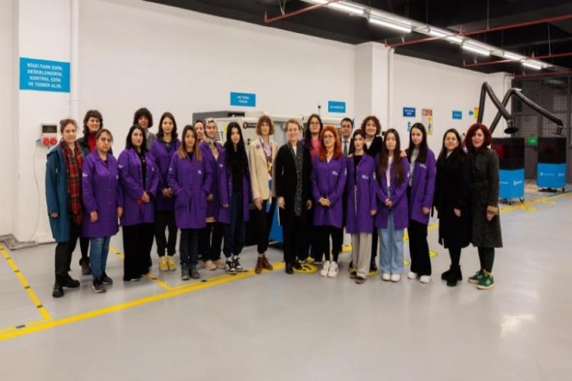 Konak’ta tabular yıkılıyor: Kadınlara CNC operatörlüğü eğitimi