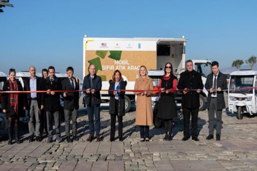 Konak’tan Sıfır Atık atağı: Atık yönetimine UNDP’den 11 araçlık destek