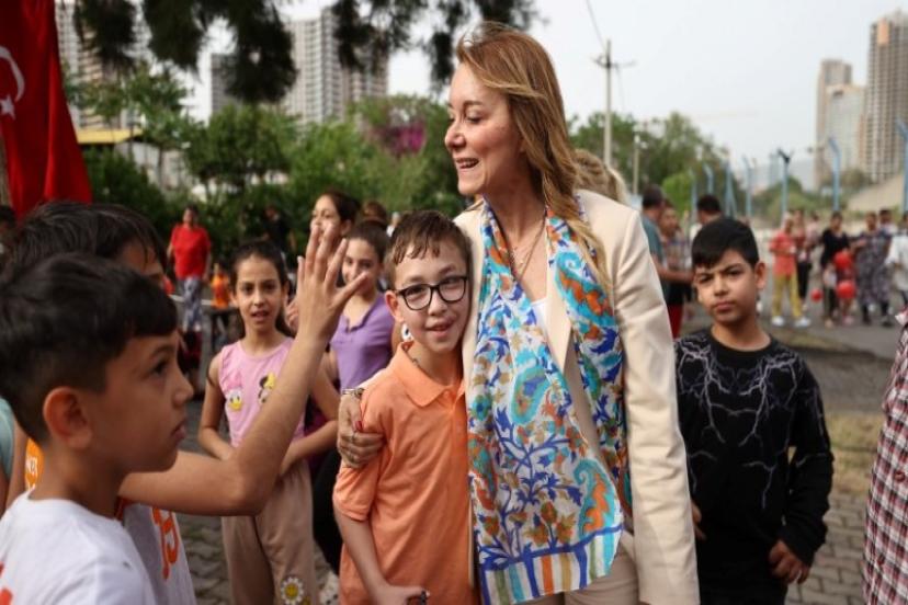 Konaklı çocuklara İngilizcelerini geliştirme fırsatı