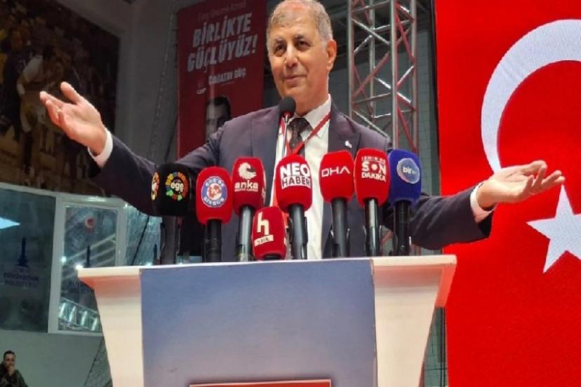 Cemil Tugay'dan salonu ayağa kaldıran konuşma