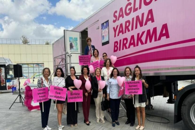 Kontrolü ele almak için bir araya geldiler 66 kadına ücretsiz meme taraması