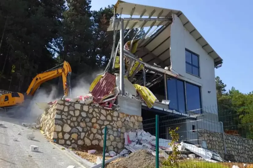Köy Kanunu değişikliği ile tüm izinsiz yapıların yıkılması kolaylaştırıldı