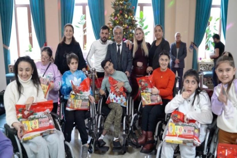 Kuklacıların bayram hediyesi