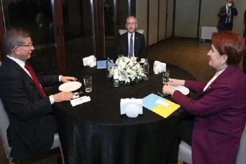 Kulisleri hareketlendiren görüşme sonrası Davutoğlu'ndan bomba ittifak mesajı