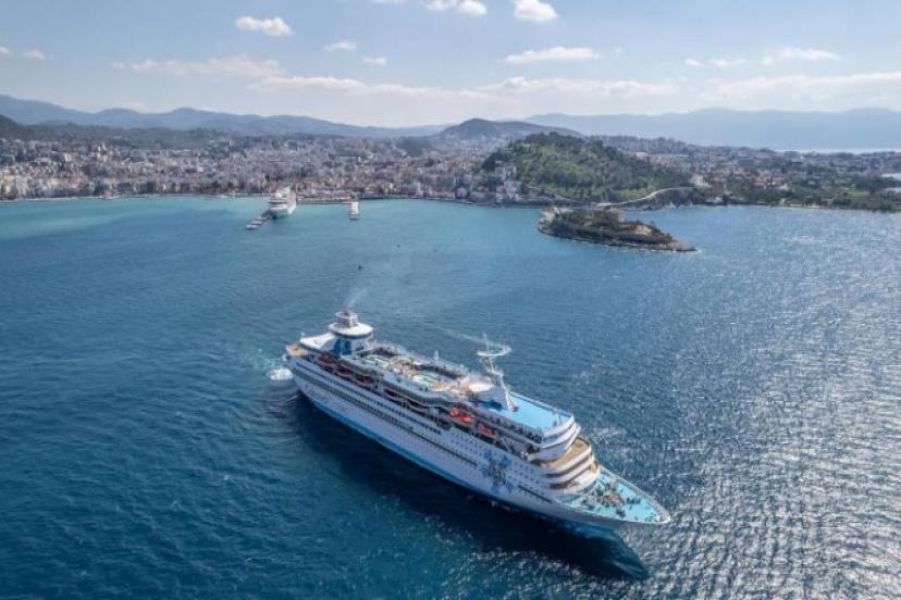 Kuşadası Eşsiz Doğası Ve Mavi Bayraklı Plajlarıyla Misafirlerini Bekliyor