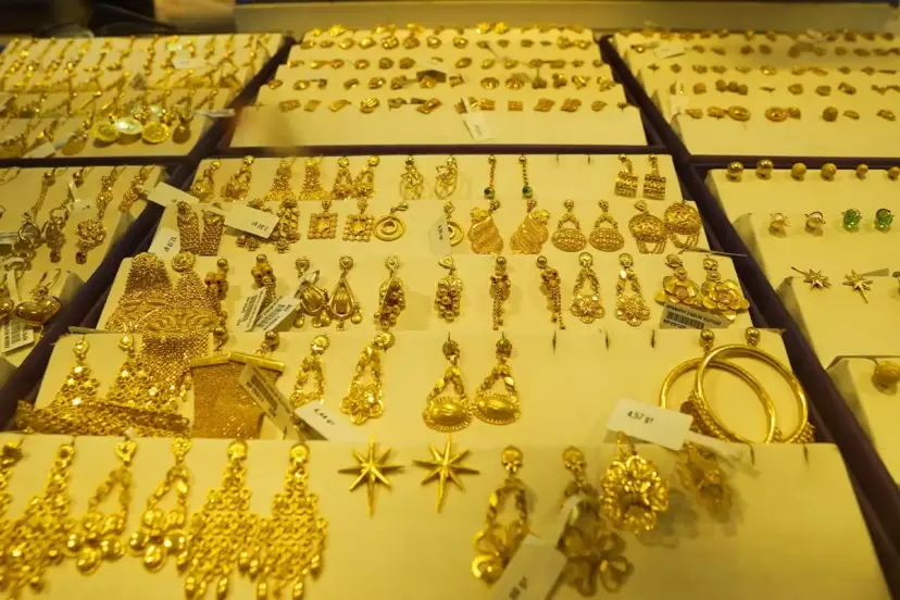 Kuyumcular altın alırken sahteciliğe karşı uyarıyor