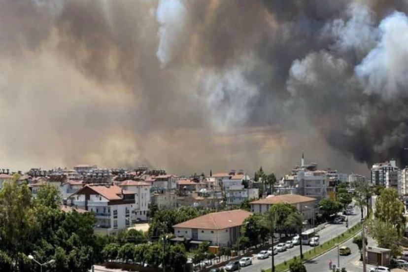 Manavgat Yanıyor, Yangın Şehir Merkezine Sıçradı: Kayseri, Adana ve Hatay'da da Yangın Çıktı