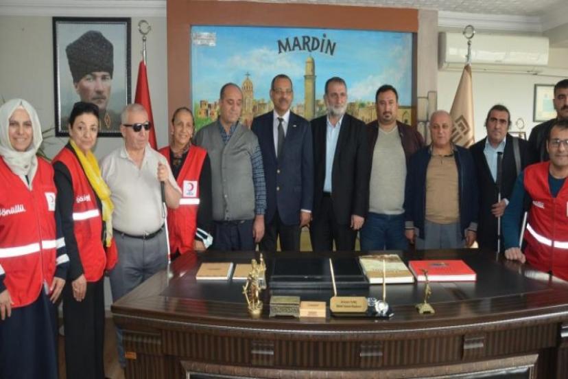 Gaziemir Kızlay İzmir'in En Yardımsever Şubesi Oldu