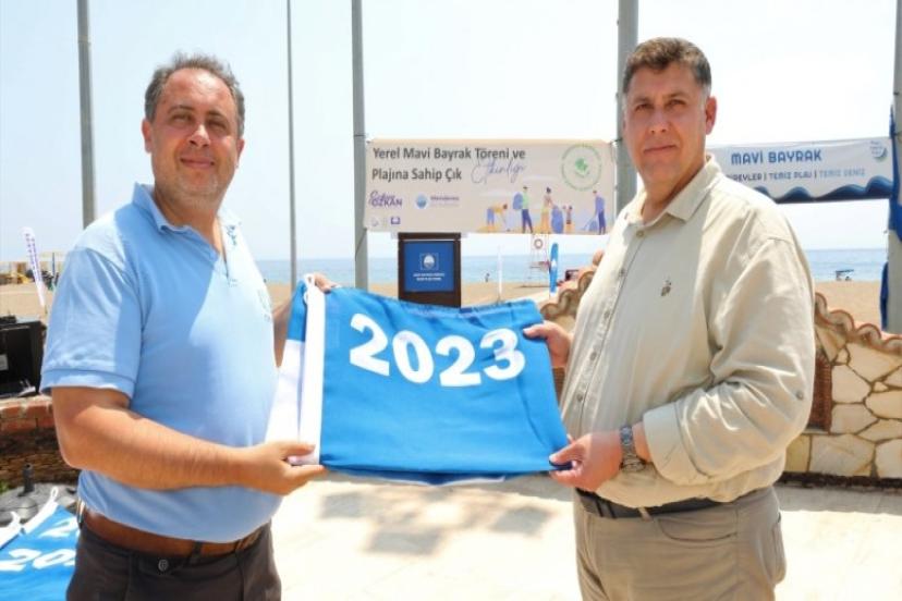 Menderes’te Mavi Bayraklar Göndere Çekildi