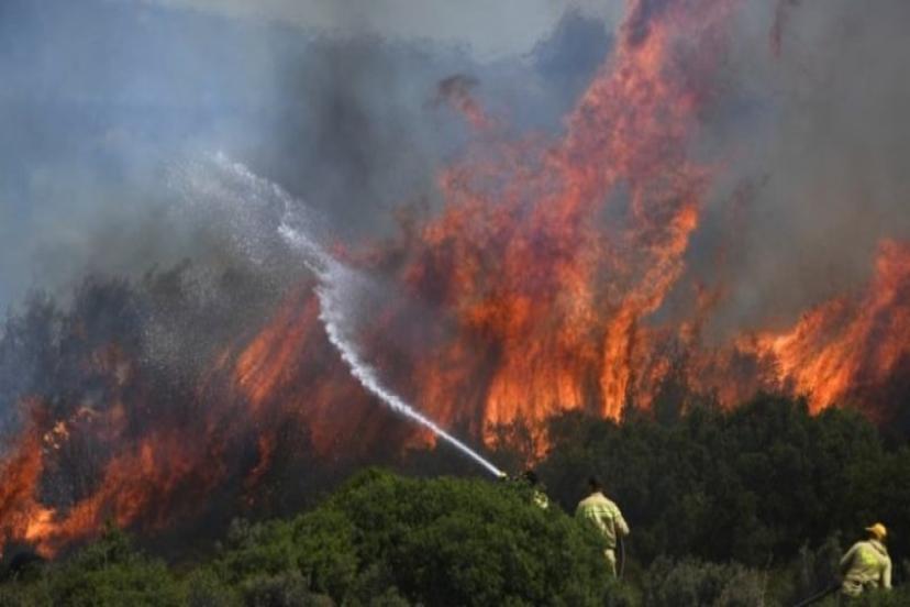 Menemen Belediyesi alevlere karşı tüm gücüyle savaştı