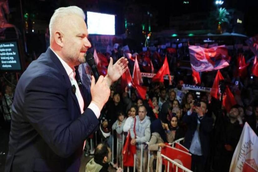 Menemen'de Başkan Pehlivan'dan Gövde Gösterisi