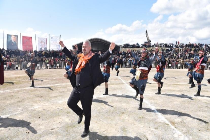 Menemen'de Deve Gösterisi Heyecanı Yaşanacak