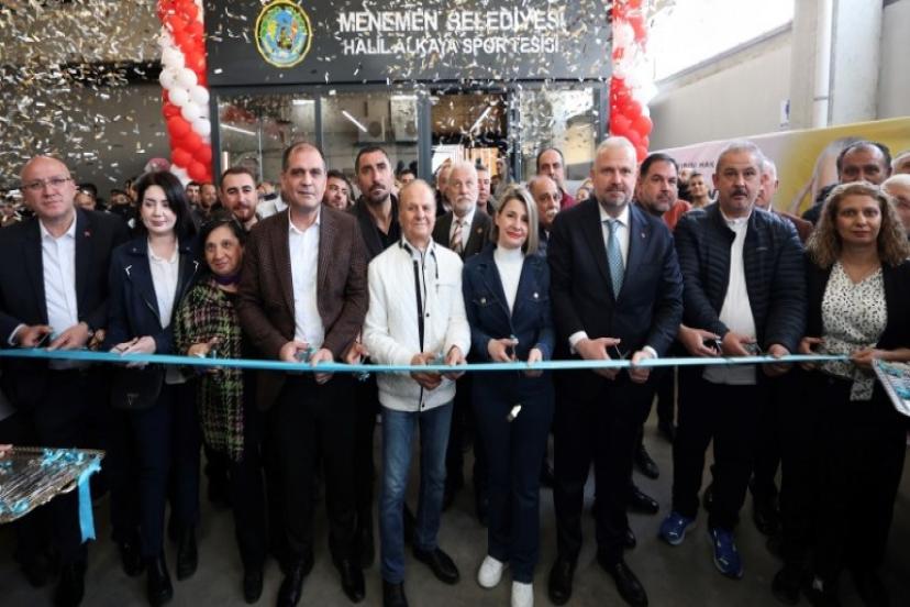 Menemen’de Miting Gibi Açılış!