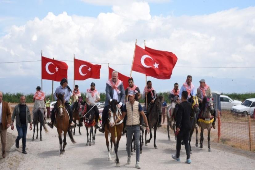  Menemen’de rahvan at şöleni yaşandı