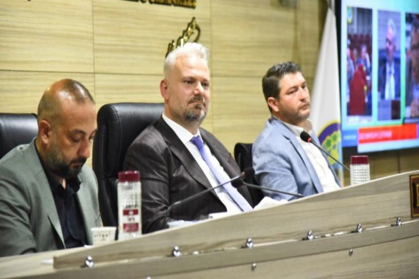 Menemen’deki Öğrencilere 5’er Bin Lira Başarı Ödülü