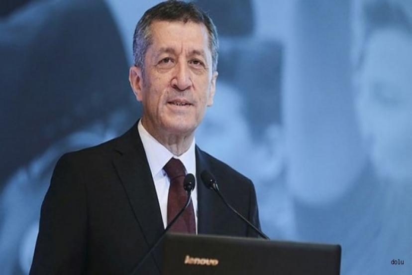 Bakan Selçuk Açıkladı: Ders Sayısı Düşürülüyor, İşte Yeni Ders Sayıları