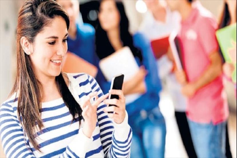 Mobil abone sayısı nüfusla yarışıyor