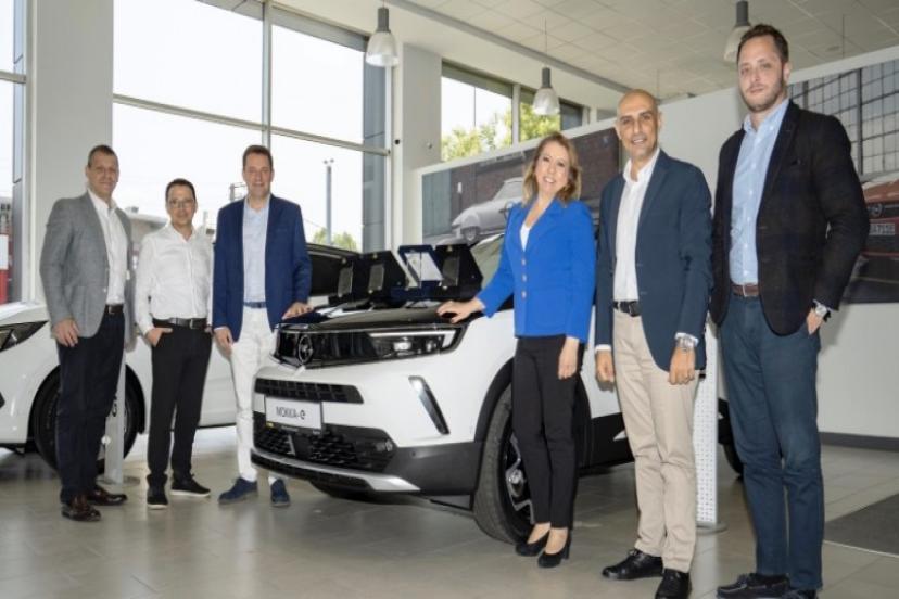 Opel Üst Yönetimi Yılın En İyi Bayisi Opel EGEM’i Seçti