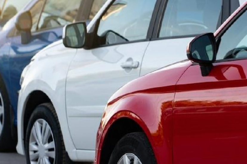 Otomobil fiyatlarında iki yıl sonra bir ilk! Balon söndü