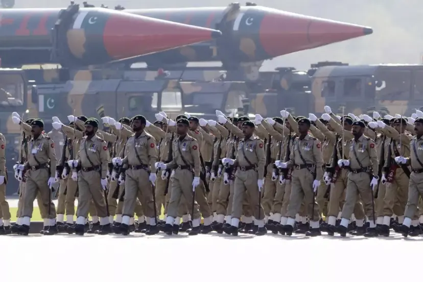 Pakistan, Hindistan'ın saldırıları sonrası orduya "karşılık verme" yetkisi verdi