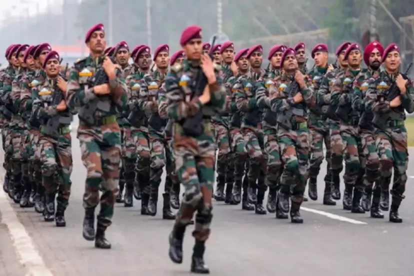 Pakistan ile savaşın eşiğine gelen Hindistan'da orduya 'operasyon' izni