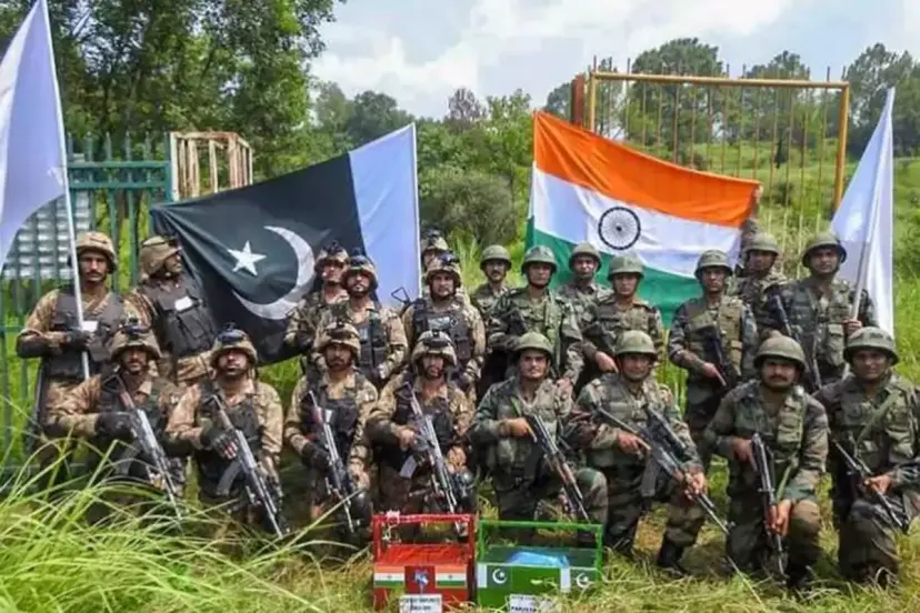 Pakistan'ın ardından Hindistan da hava sahasını kapattı