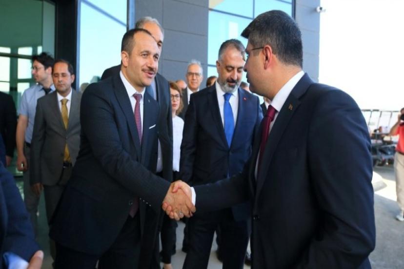 Sağlık Bakan Yardımcısı Hüseyin Kürşat Kırbıyık İzmir’de Sağlık Tesislerini Değerlendirdi