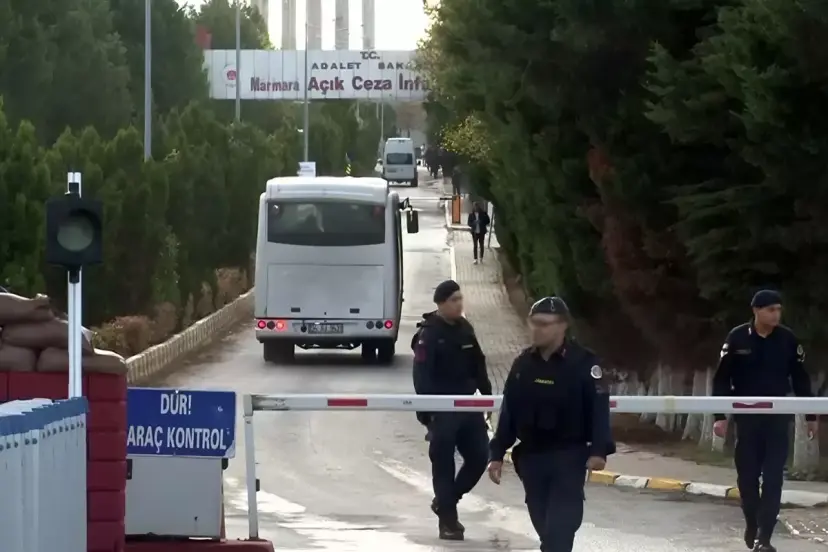 Silivri'de gece yarısı operasyonu! İBB tutukluları 2 ildeki cezaevlerine nakledildi