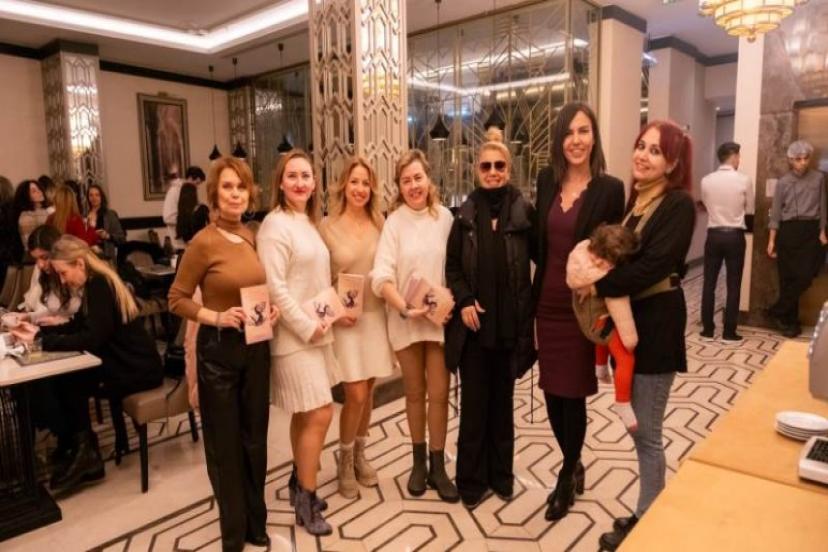 Sisters Music Chain’den şiir kitabı: 'Dizelerin Kanatlarında Kadınlar'