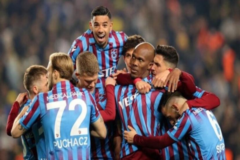 Süper Lig de Şampiyon Trabzonspor