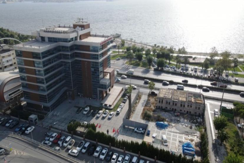  Bayraklı'da 'Tarihi Üçüz Bina' Yeniden Hayat Buluyor!