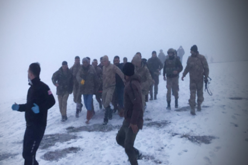 Tatvan'da askeri helikopter düştü:11 şehidimiz var