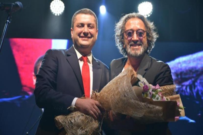 Torbalı'da Kurtuluş Coşkusu: Fettah Can ile Muhteşem Final