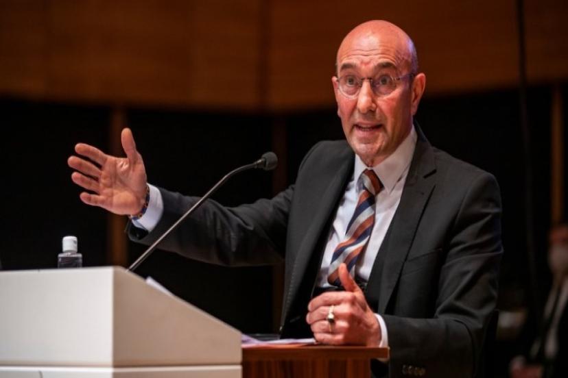 Tunç Soyer 238 bin liralık Enver Aysever ihalesini iptal etti