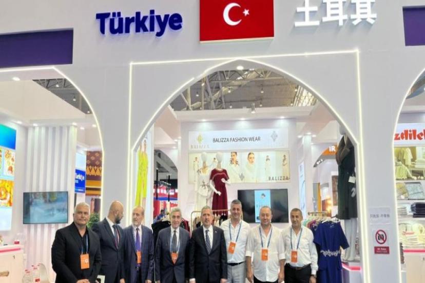 Türk ihracatçılar İpek Yolu’nun Batı’ya açılan kapısı Urumçi’de yeni işbirliklerine imza attı