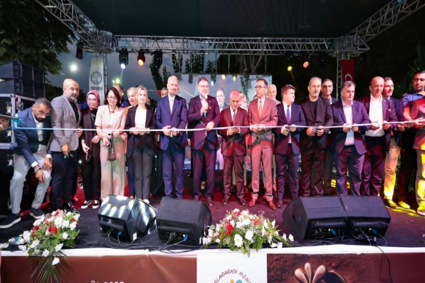  Uluslararası Menemen Çömlek Festivali'ne görkemli açılış